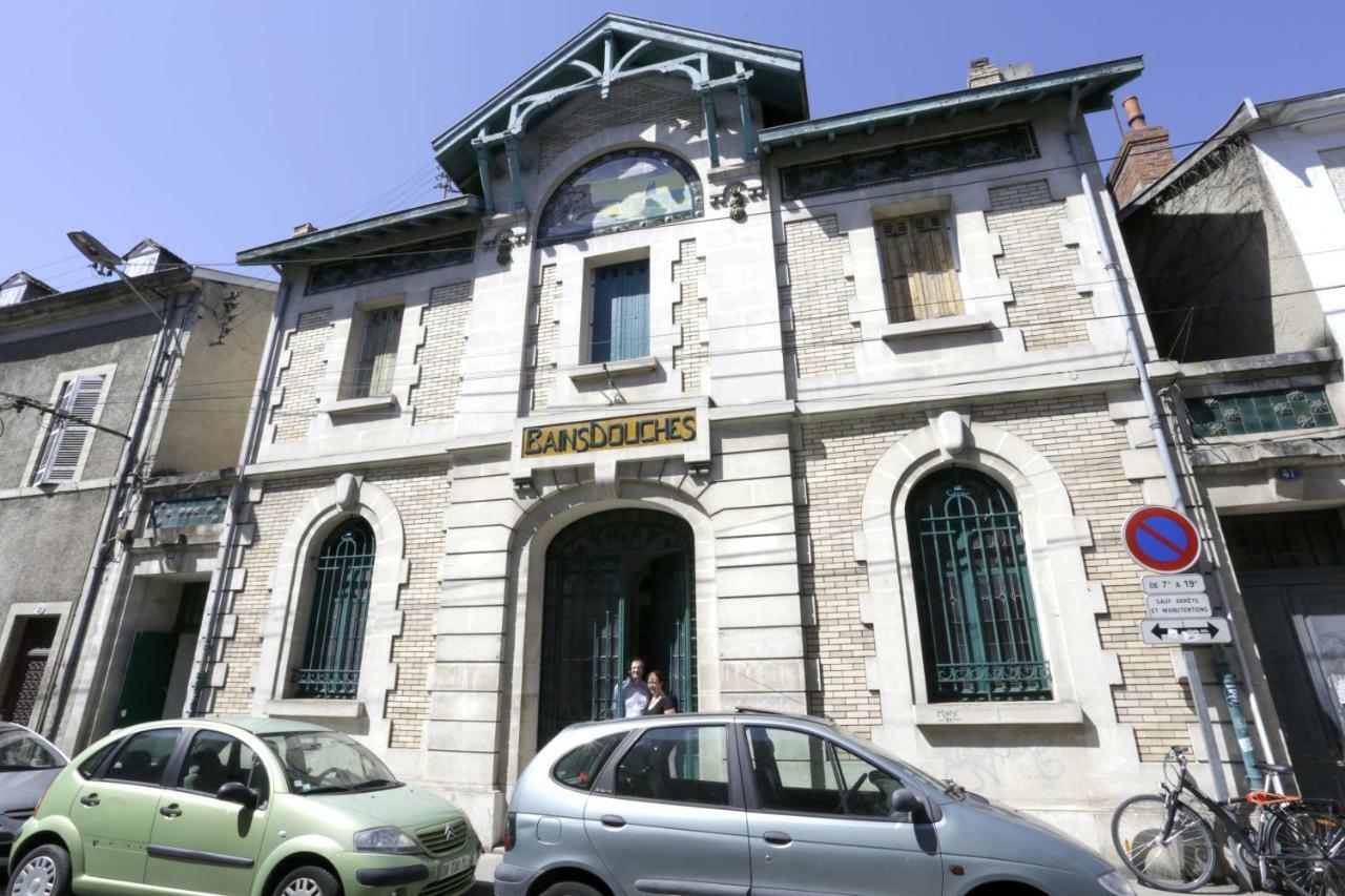 ペリグー Les Bains Douchesアパートホテル エクステリア 写真
