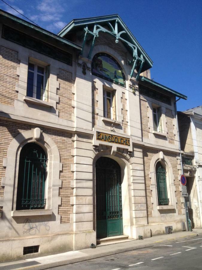 ペリグー Les Bains Douchesアパートホテル エクステリア 写真